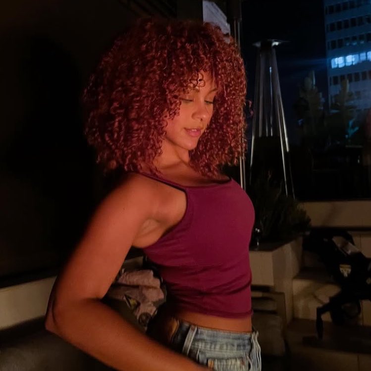 yellow robe smith tweet media