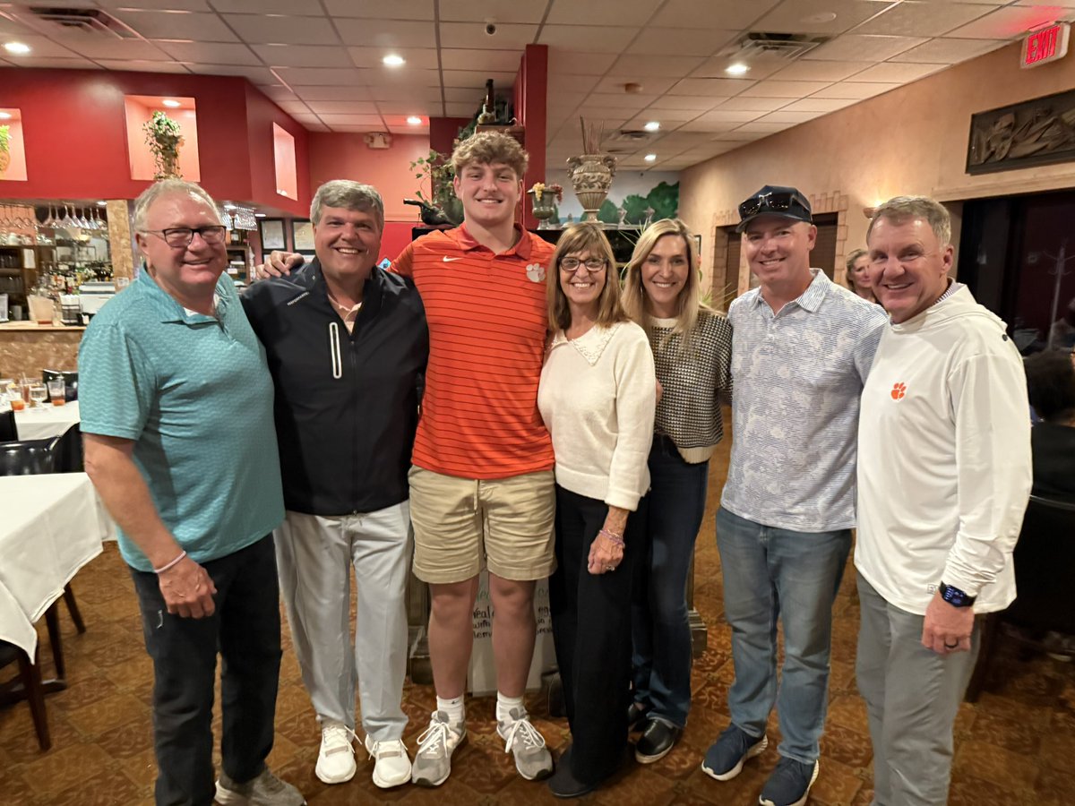 Carter Jones tweet media