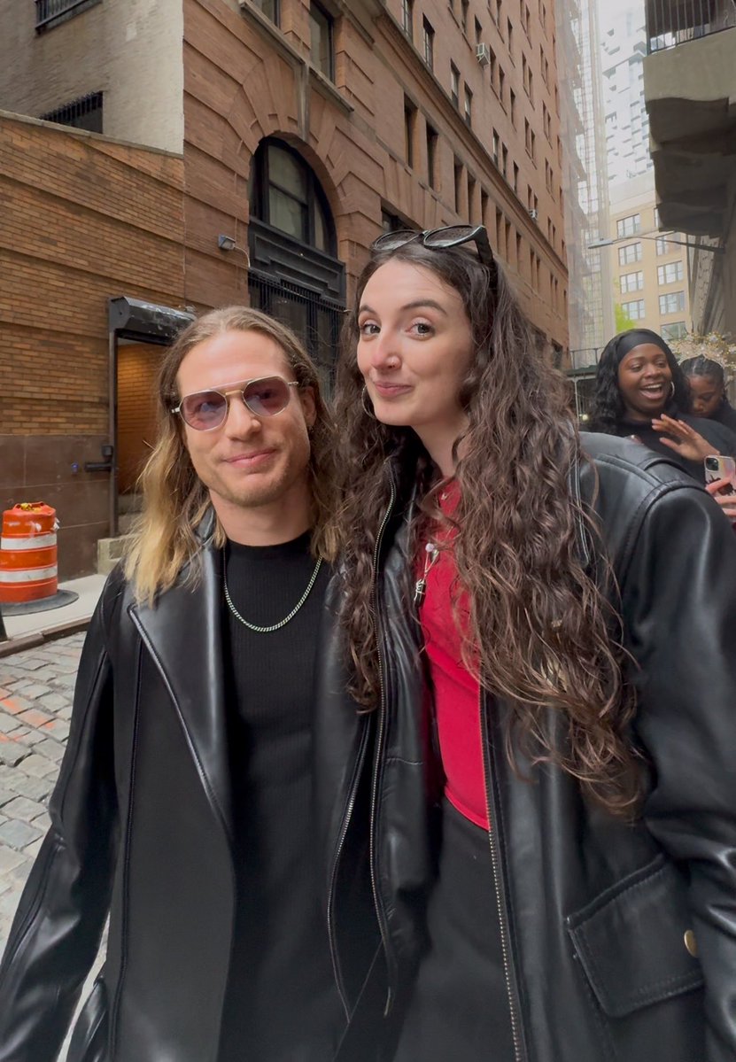 glindyke's tweet image. alllll my dreams came true today &amp;lt;3 
JAMDAUGHTER #OUT