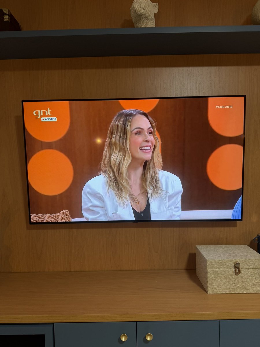 centralreality's tweet photo. Eu de casa assistindo https://t.co/2fmNixz1If
