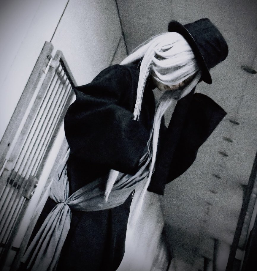 ikushima_GS's tweet photo. ⚠️コスプレ・加工⚠️
シエルくんと一緒に念願の葬儀屋やってきました☠️🪦楽しかった〜！ https://t.co/VmbctmmyRk