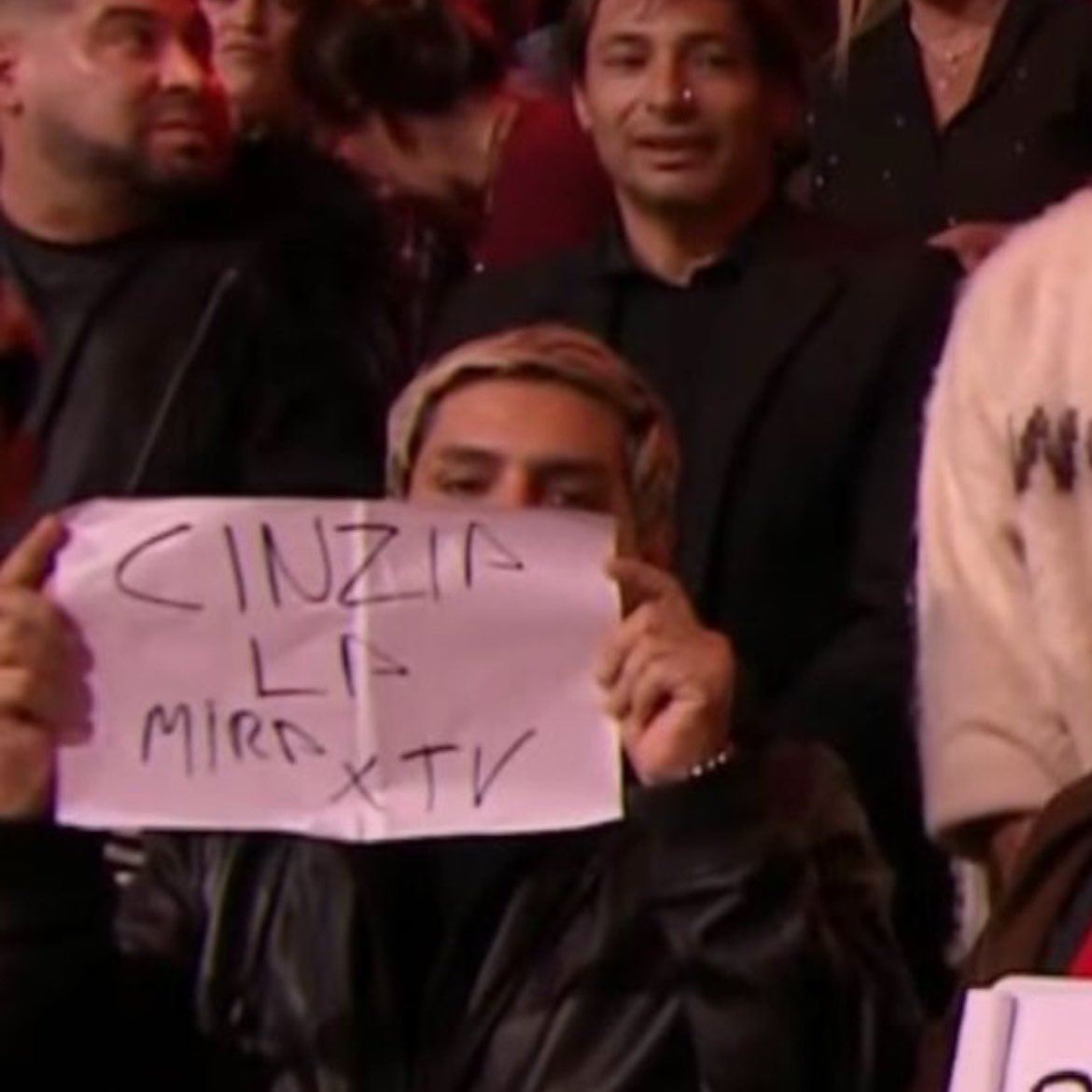 AHORA QUIEN LA MIRA POR TV? 💋

#GranHermano