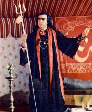 KirtiAzaad's tweet image. Wah Kya scene Hai…..
kaun Hai Sachcha kaun Hai Jhoota Har Chehre Par Naqab Hai