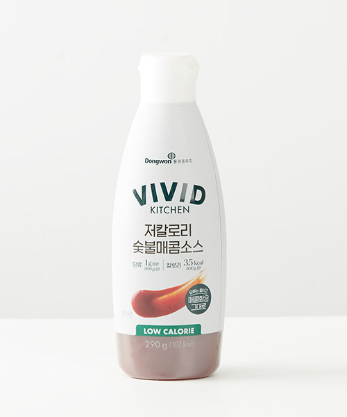 cheese_flv's tweet photo. @chshiuu_2 オットギのソースも良いですが、こちらのVIVID KITCHENのソースはカロリーが低めで、味も美味しいのでおすすめです。 https://t.co/uTaOx8kTD6