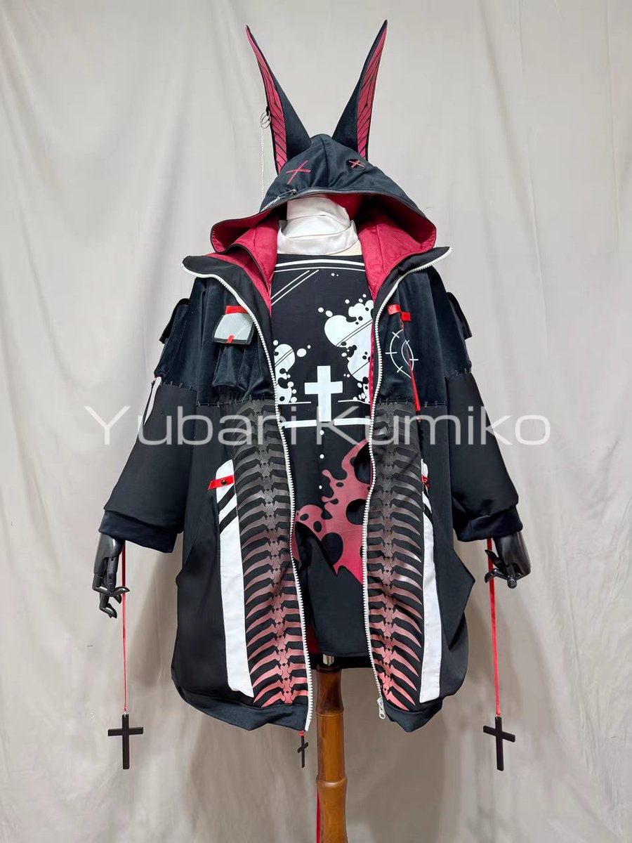 KumikoYubari's tweet image. I hope I won't disappear by then. 😂 Thick fabrics and its black... working on his socks next. Yipeee~ #custommade #cosplaywip