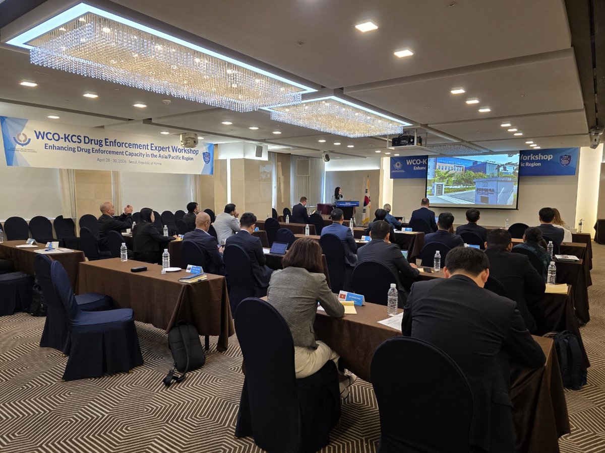 kwarkjs1's tweet photo. <The WCO-KCS drug enforcement expert workshop>에 중앙관세분석소도 참가하였습니다.
대한민국 서울에서 세계관세기구(WCO) 아태지역의 마약수사 관계 세관직원들의 워크숍이 있었습니다. 주요 참석 인사로는 한국 관세청의 관계 분들(관세청장, 조사국장, 국제조사과장 등)과 동아시아 주중관세관, WCO인증교관 및 RILO A/P소장, 아시아/태평양(A/P) 지역  세관직원들이 참석하여  국제공조 기반확대 및 인적네트워크 강화에 대하여 의견을 나눴습니다.
중앙관세분석소(KCCL) 소속 마약분석 팀장님은 다양한 마약분석사례와 함께 최초 마약분석 시작점이 된 것이 조사국과의 파트너십이었으며 현재의 분석���계에 이르렀다는 내용을 발표하였으며, 또한 WCO회원국 직원의 능력배양활동에 참여하여 국제적으로도 지원하고 있다고 중앙관세분석소를 소개하였습니다.
관세청 중앙관세분석소는 마약척결에 힘이되고자 거듭 노력하겠습니다.