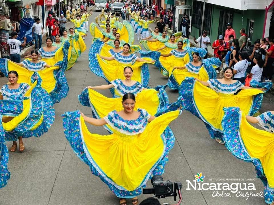 💃🇳🇮 ¡Celebramos el Día Internacional de la Danza! Ritmo, color y tradición que hacen vibrar a Nicaragua. ✨🎶🌺
#RelaxNica #CulturaNica