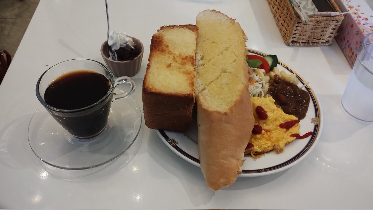 meizingMW's tweet photo. モーニング。名古屋な感じで満たされた。ファンキーな店だったな。 https://t.co/6KLmgIPVHx