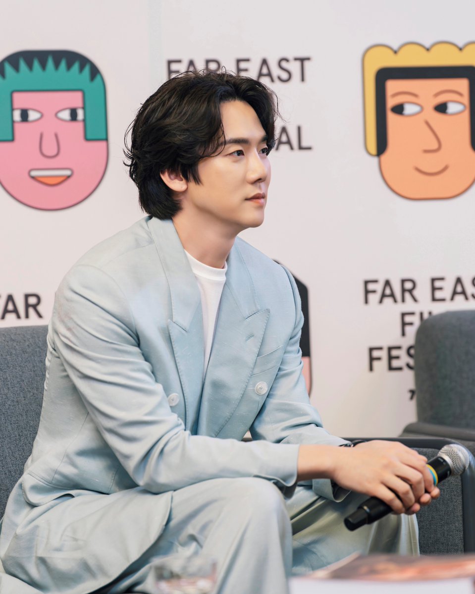 kkbyss_official's tweet image. [#PHOTO]
‘제28회 우디네 극동영화제’에서 
첫 드라마 공식 초청작 &amp;lt;신이랑 법률사무소&amp;gt;와 함께
뜻깊은 시간을 보낸 배우 유연석 씨✨

매주 금, 토 밤 9:50
SBS &amp;lt;신이랑 법률사무소&amp;gt; 

#유연석 #YooYeonSeok 
#신이랑법률사무소 #PhantomLawyer
#신이랑
#제28회우디네극동영화제