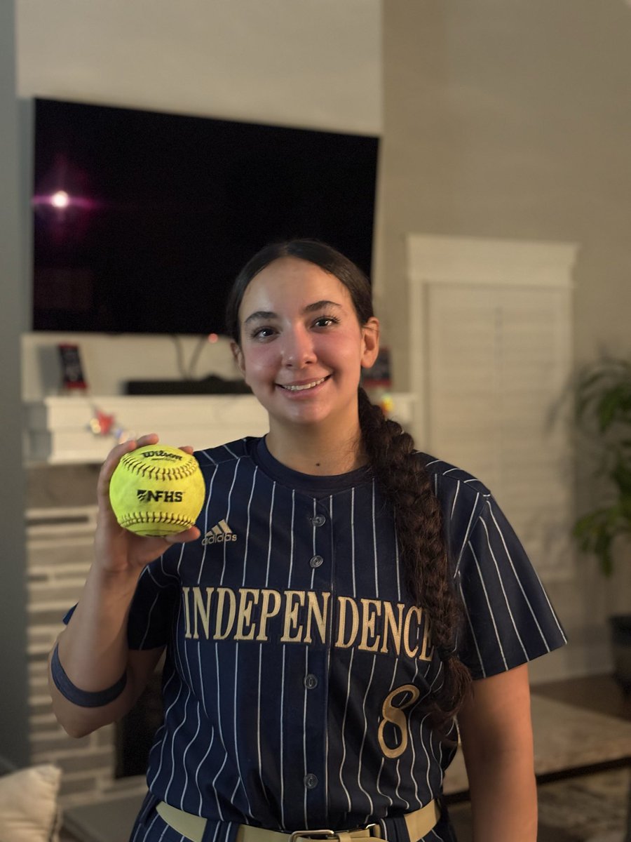 wcsIHSsoftball's tweet photo. Finished the regurlar season tonight with a 16-3 win over Spring Hill. Freshman Bella Escamilla with her first high school bomb tonight! 

Catch us back in action on Monday for first round of the district tournament against Summit! https://t.co/uwUb3KIoIs