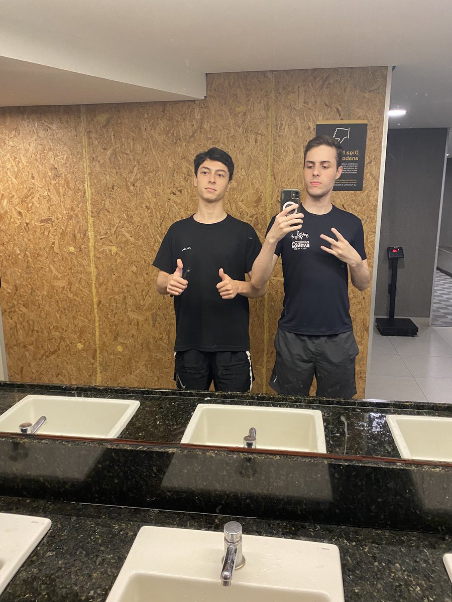 DaviLagess tweet media