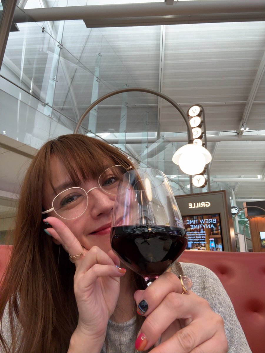 今トランジットでアメリカです

飲むしかない🍷w