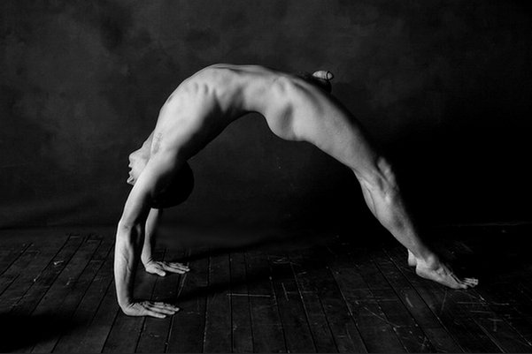 SalzAlan's tweet photo. Yoga before bed!
#NudeYoga #BeforeBed https://t.co/hd5w4Qx4NB