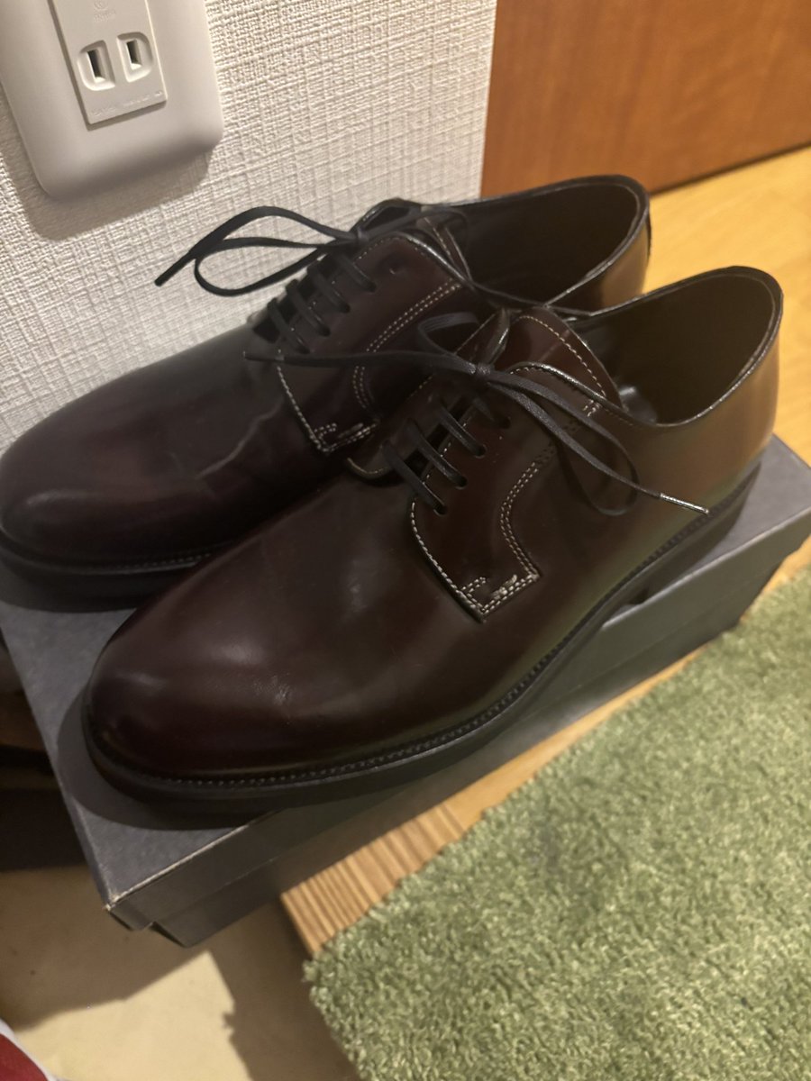 peromachiroman's tweet photo. スペインの靴買った、でかいです https://t.co/t30XSzZXdl