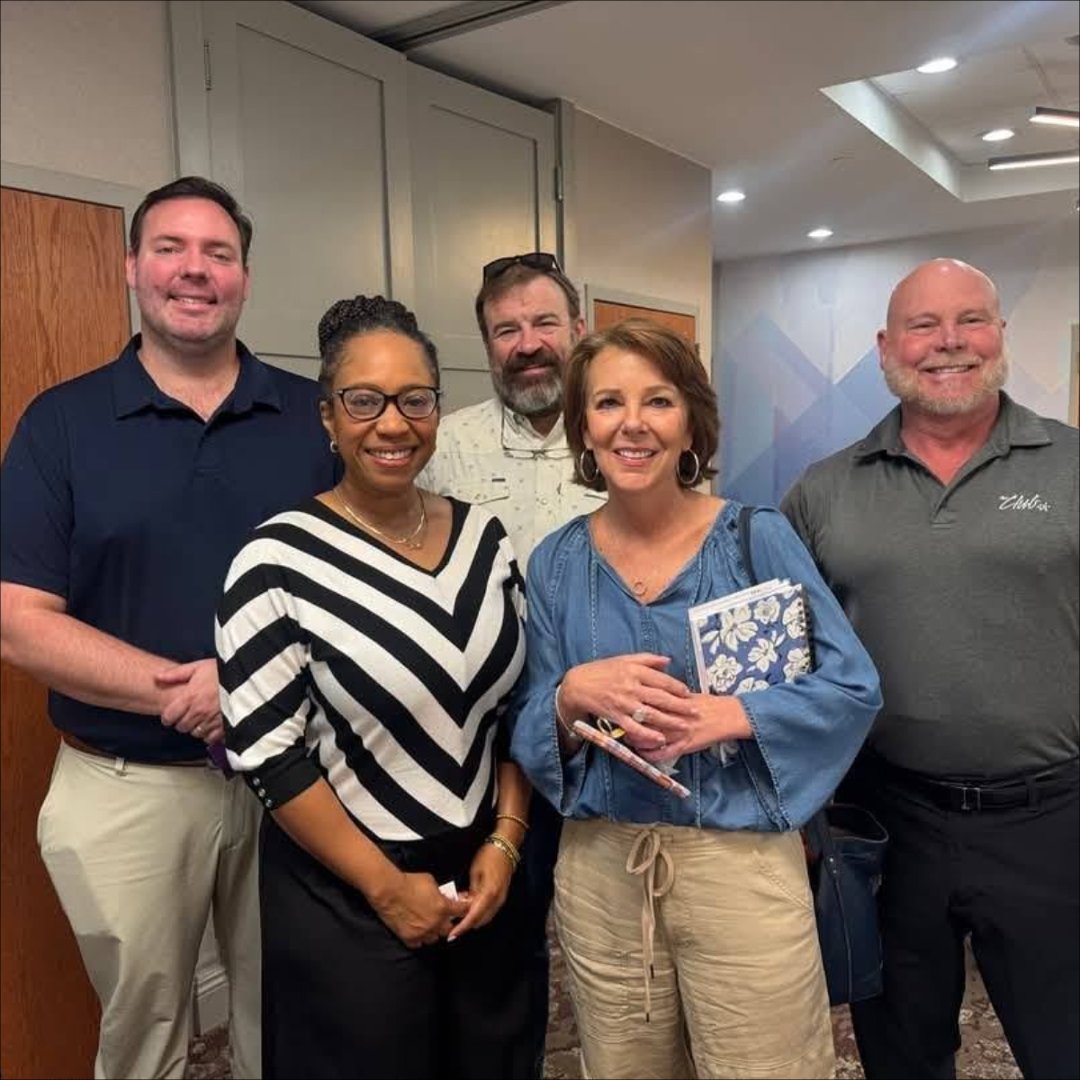 EHCJacksonMS's tweet image. Nakesha and Taneka had a blast at the Gluckstadt Business Builders development meeting! 📈 Such a productive session focused on growth and collaboration. We’re looking forward to all the great connections to come!

#BusinessBuilders #Gludgstat #Networking