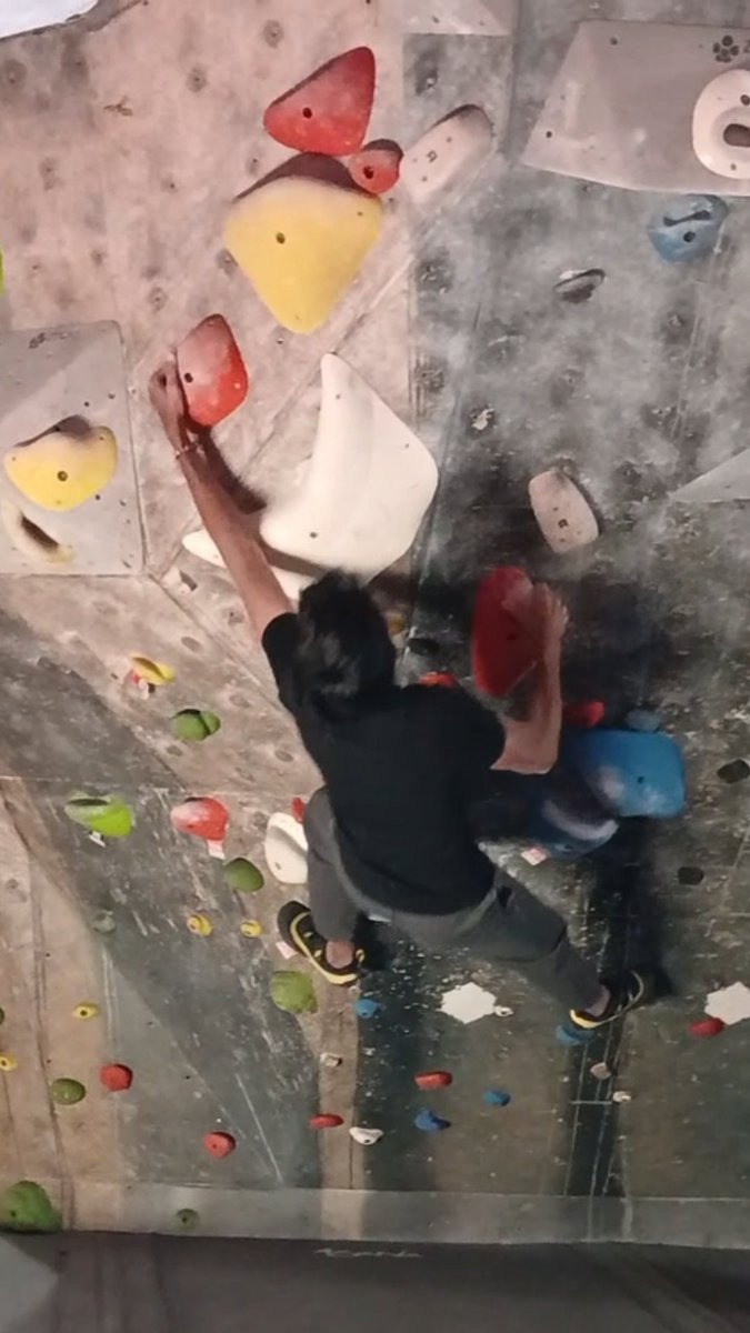 ClimbingAfter47's tweet image. 3 failed attempts.
1 realization.
Everything clicked on the 4th.
🎥 Watch the reel to see how it played out.
#bouldering #rockclimbing #levelup #climbingjourney #balance #failforward #climbing #climbingafter47 #nevertoolate #nevergiveup #Overhang