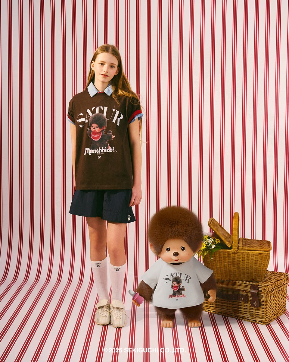 satur_official's tweet photo. [SATUR X MONCHHICHI COLLABORATION]
NOW RELEASE

Monchhichi with my SATUR🤎
‘일상 속 작은 행복을 나누는 여유로운 토요일’

봄의 따뜻한 공기와 토요일의 여유 속에서,
세터와 몬치치의 특별한 콜라보 컬렉션이 공개 되었습니다.

한정 수량으로 선보이는 컬렉션을 놓치지 마세요.

📍RELEASE :
- ONLINE - 4.30 (THU) 11:00AM
- OFFLINE - 5.9 (SAT)

📍구매처 :
- ONLINE - SATUR 공식 온라인 스토어 / KREAM
- OFFLINE - 세터하우스 서울숲/ 성수 / 도산

> 확인하러가기
https://t.co/NOJRYyTpYy

#SATUR #Monchhichi #WITHMYSATUR #MonchhichiwithmySATUR