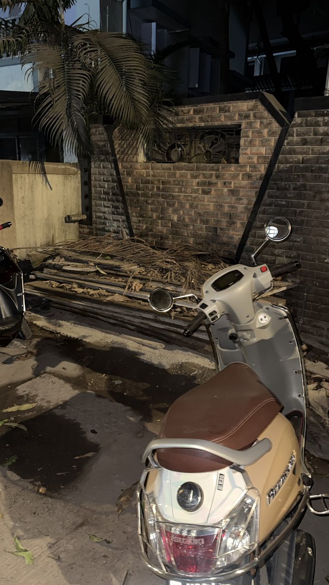 amitmulve's tweet photo. @mybmcWardRC @TawdeRitu @MayorMumbai Road work completed 6months ago.Took 3months just to remove heavy metal rods left in the middle of a busy road after repeated https://t.co/DYSB3kOGQf even after 6months, wooden plates are still lying https://t.co/pOkbIcd5c4 anyone responsible? https://t.co/75HtOtDM4I
