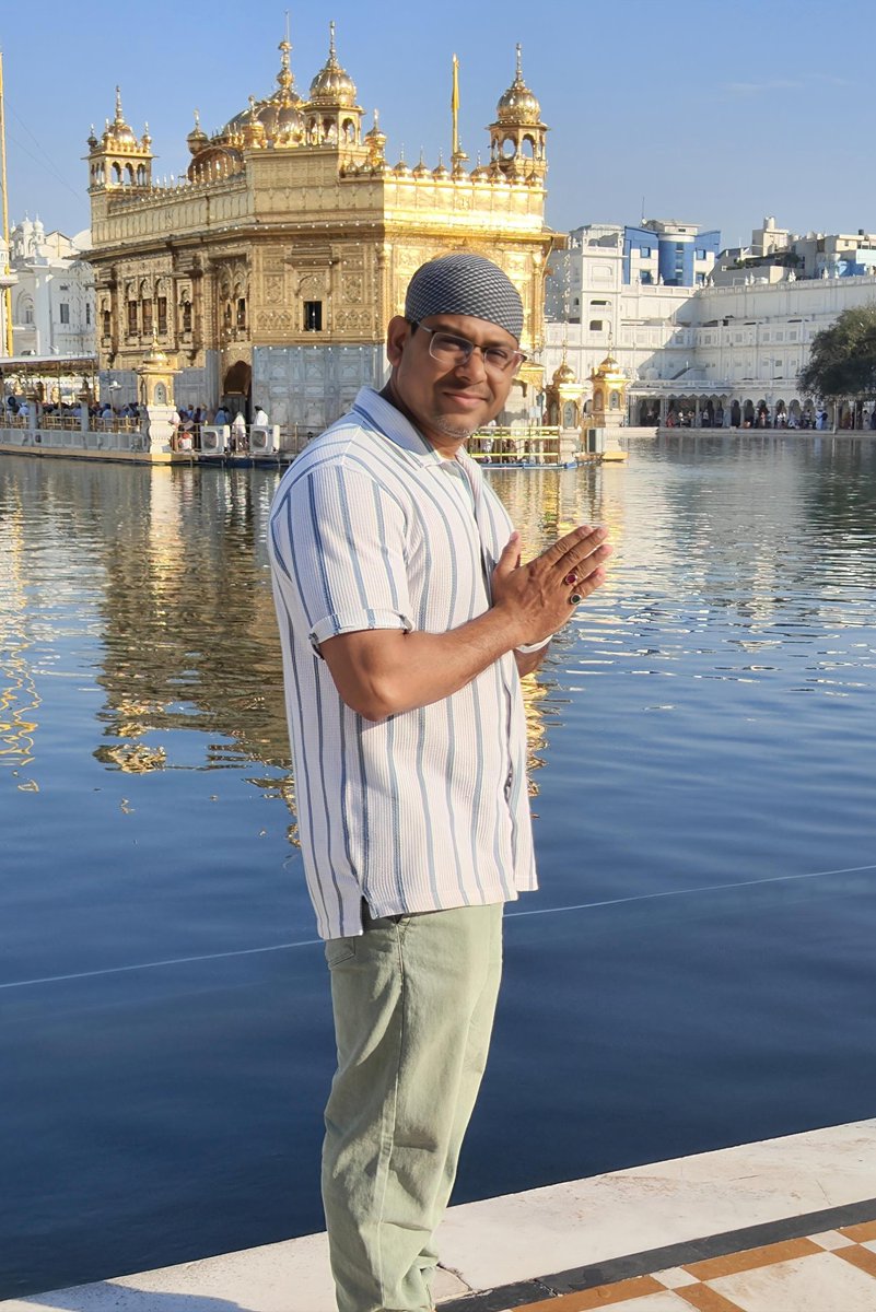 sufisudheer's tweet photo. Feeling blessed at the Golden Temple 🙏. The serene waters and magnificent architecture truly make this a spiritual experience. Soaking in all the positive vibes! ✨🕌😊 #GoldenTemple https://t.co/r2SoTjhqHn