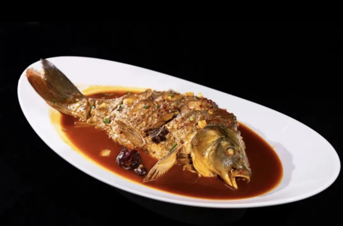 This May Day holiday, let your taste buds lead the way through Juungar.

🍜 From warm morning bites to hearty noon feasts and rich cultural banquet flavors, every meal here tells a delicious story.