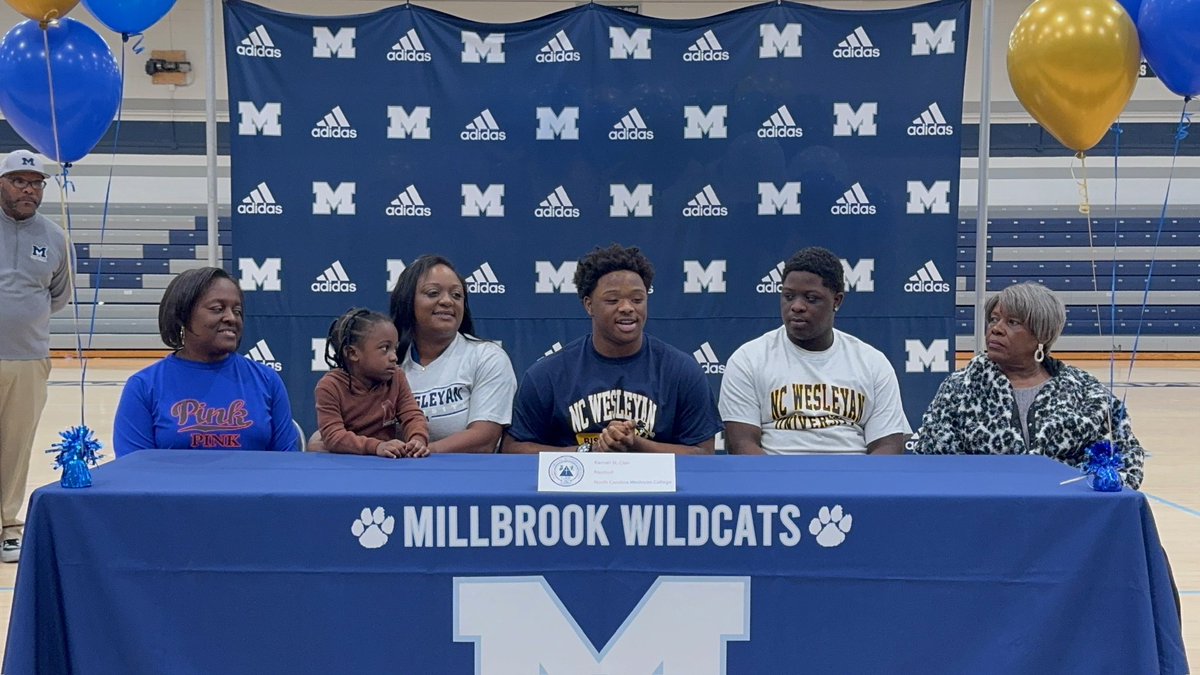 MBrookFootball's tweet photo. Big day at the Brook Today as five scholars athlete football players signed their letters of intent to continue their academic and athletic careers at the next level. @marcelo_chitty @MGilchrist2026 @_underratedtae @Kamari_20 @ryan_savell https://t.co/gUc5ITKufy