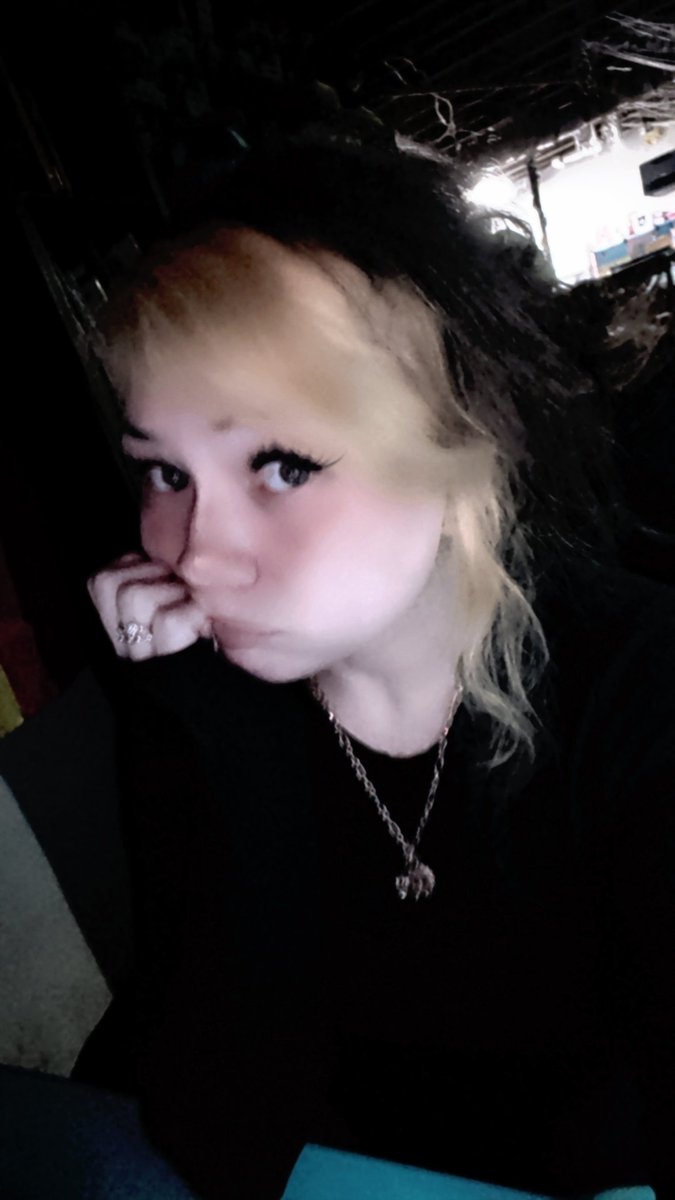Tramacrybaby's tweet photo. Hey so I don't understand men plz help
Literally what is it about this hair dye for y'all? I've had guys just or 🤤 all day and it's been so weird and uncomfortable. Literally just had my father in law tell me he'd try to date me if he was 30 years younger 😊
#whymen https://t.co/ZlNCazzlsL