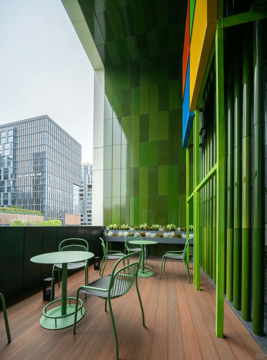 lightspace_news's tweet image. This project serves as a case study of a multi-functional shared space that integrates opportunities for collaborative learning, outdoor relaxation, informal meetings, and light dining. 

More info: lightspacefurniture.com
Email：info@lightspace.cc

#lightspace #Design #Chair