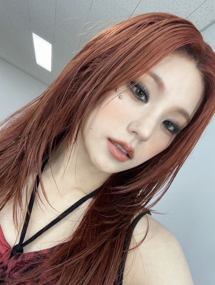 amazuls's tweet image. #npp yeji peli roja no te soltaré jamás