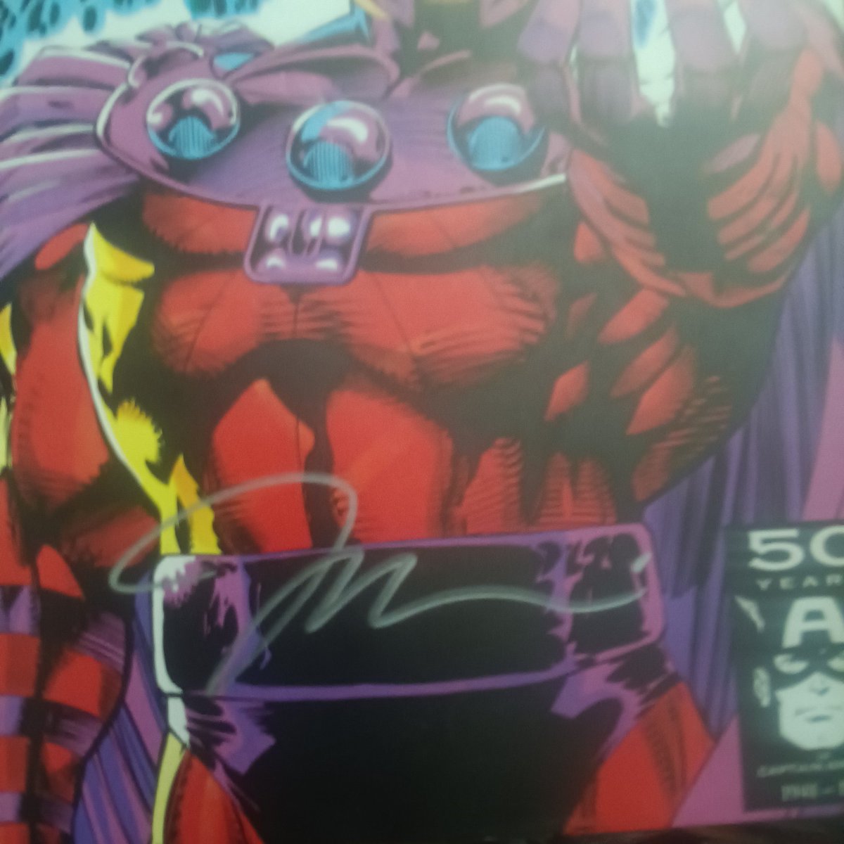 BenHymer75's tweet image. Yoo I think I might have to verify this. But my AI @GeminiApp tell me this is famous artist @JimLee auto on one of the best selling X comics all time?? #autograph #marvelcomics #xmen