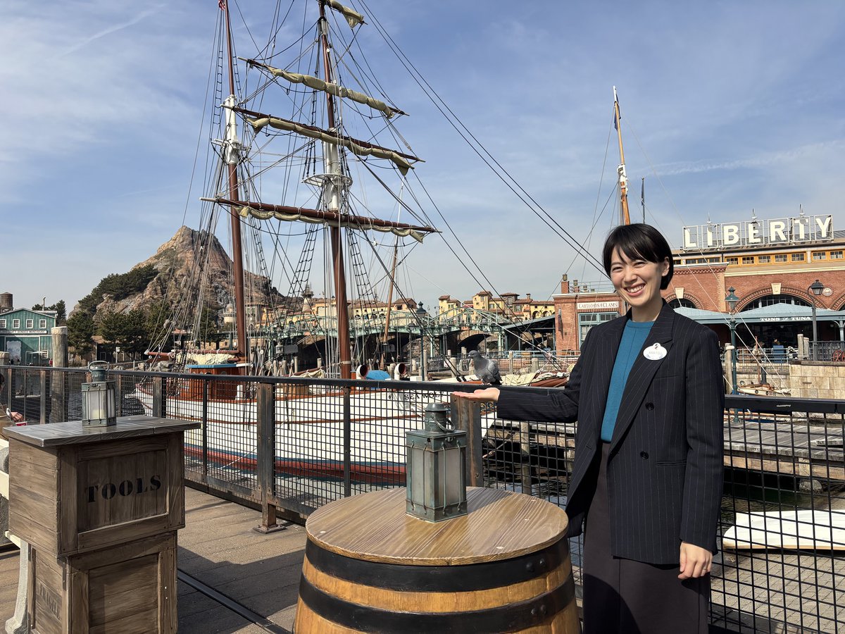 DtimesJP's tweet photo. 開発担当者が明かす秘話！
東京ディズニーシー25周年“スパークリング・ジュビリー”に込められた想い
コンテンツ開発グループの担当者たちが明かした、特別なアニバーサリーイベントの裏側や、企画に込められた熱い想いを紹介☆
詳細→https://t.co/UxmWzahcQt https://t.co/4Lo02NWjah