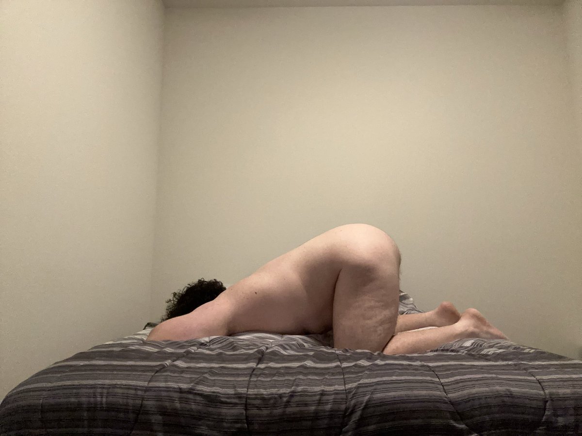 GoofyGamer321's tweet photo. I need someone to bend me over like this please. #bareback #doggystyle #nsfw #goon #chubby4chasers https://t.co/BlBIWBiE3P