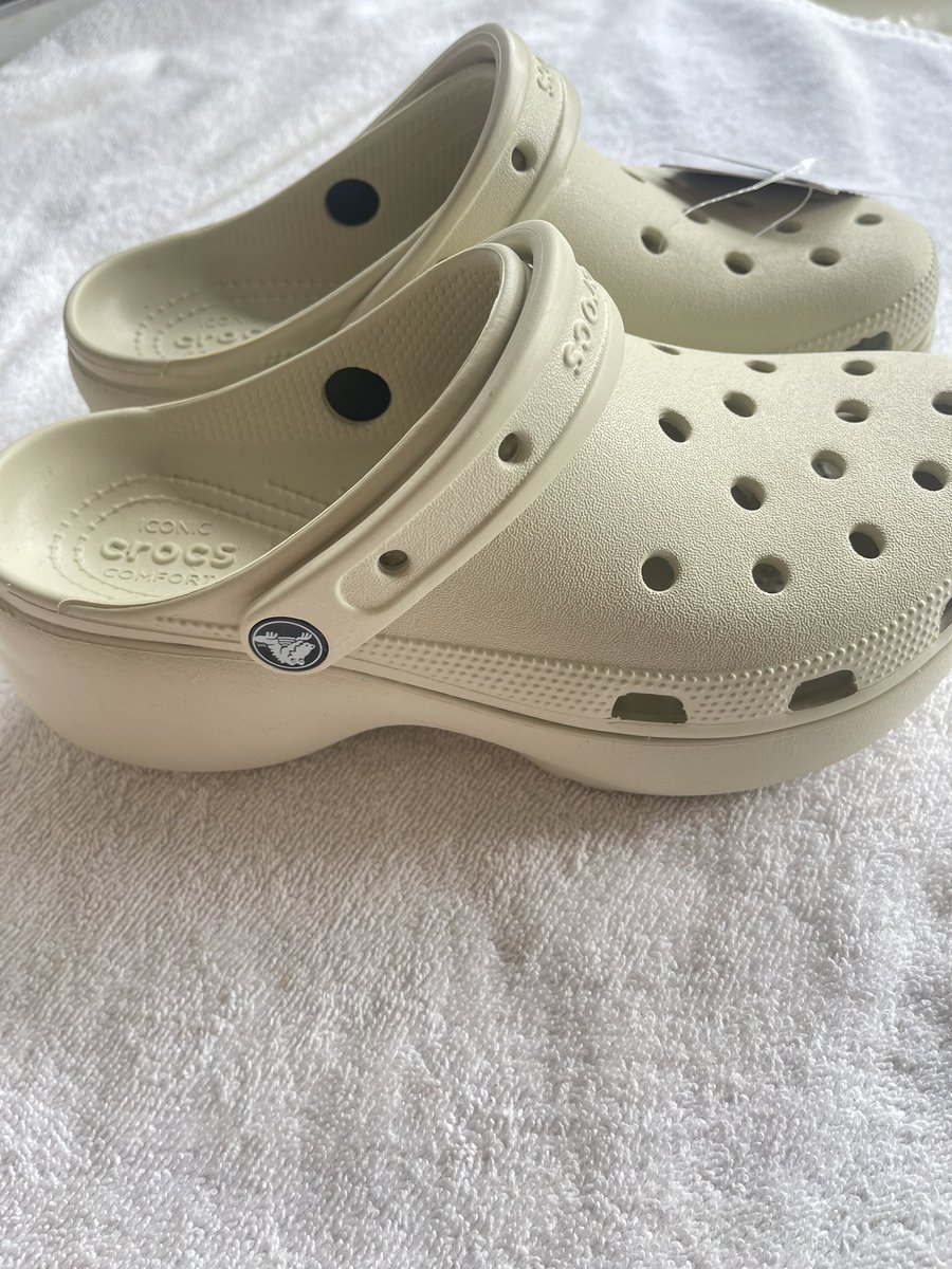 maisonnfindss tweet media