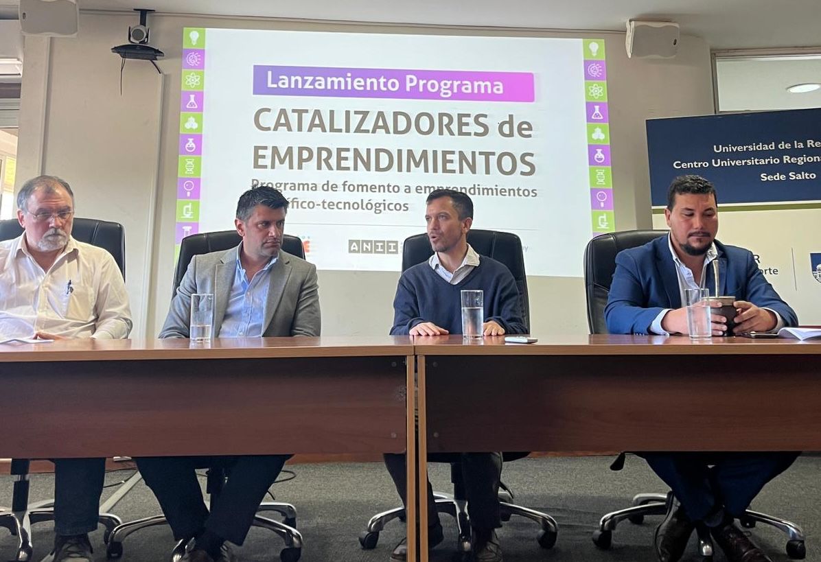 salto_informa's tweet image. 🚀 Salto fue sede del lanzamiento de “Catalizadores de Emprendimientos”, programa de ANDE y ANII que busca impulsar proyectos innovadores y vincular ciencia con producción. Destacan la apuesta del departamento a la innovación. #Salto #Uruguay