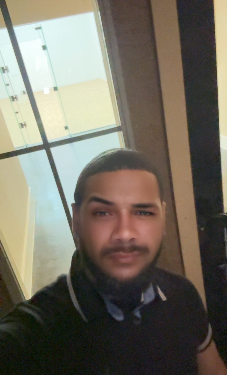 RomanDaDon007's tweet photo. Picture saying someone Temu and you don’t have a basket ball court inside and a hot tube and a beautiful surrounding the only thing you see is HRA walls !! #RomanHome #TalkThatShitRoman @Romanchucky210 https://t.co/KorTXemQpp