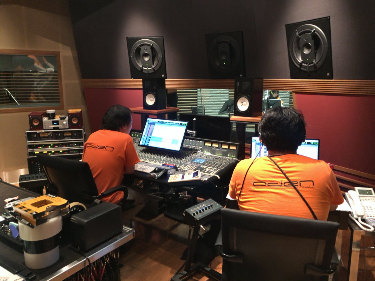 HidehiroSawada's tweet photo. 移動ドというのはその曲が楽譜上で何調かによって
ドの位置が決まるってことで
演奏する楽器が移調楽器かどうかは
関係ありません。
例えばそれがユニゾンであれば
楽器が違っても同じシラブルとなります。
そのことを誤解している方をお見かけしましたが
ポイントは楽譜上で何調かってことです。 https://t.co/h5K5NGmCEZ