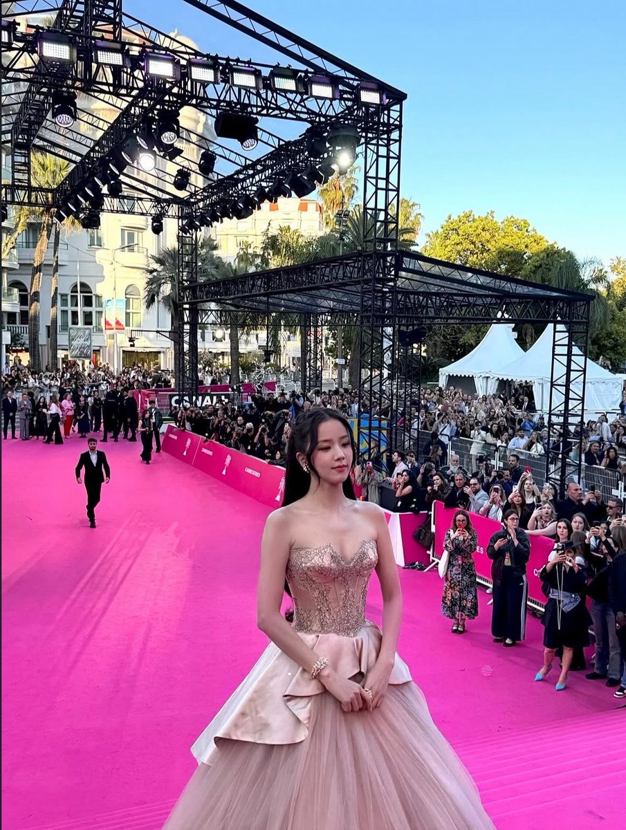 Ailine 🎀 tweet media