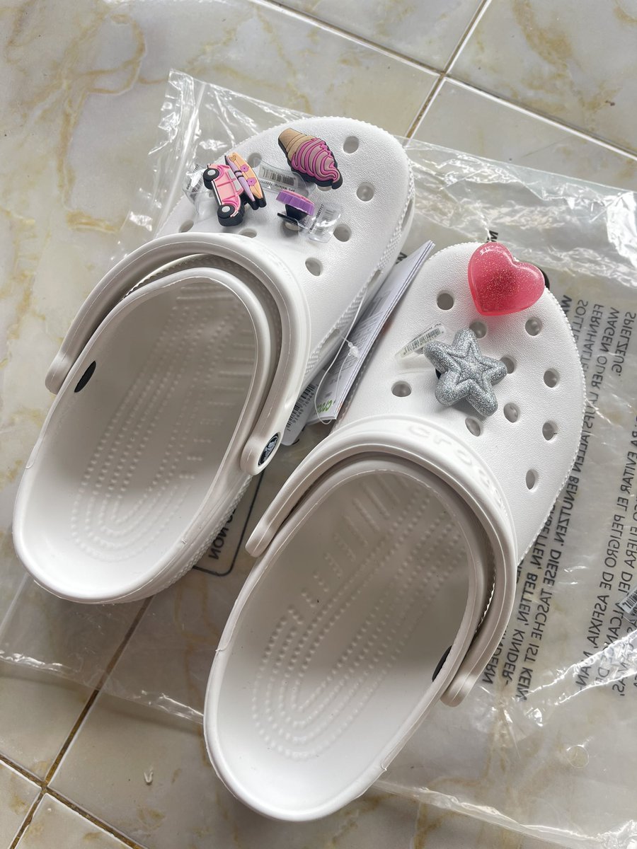 maisonnfindss tweet media