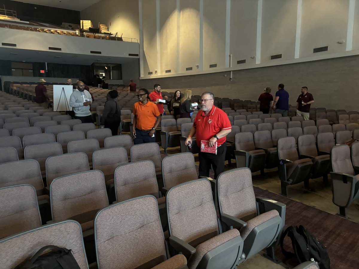 ECISDAthletics's tweet photo. We appreciate our @ECISDAthletics coaches for being intentional in growing their leadership and serving our student-athletes with excellence. They could have been anywhere, but chose to be @THSCAcoaches Leadership Tour— continuing to prepare our kids for life beyond the game. 💯 https://t.co/n64ZfFDiyD