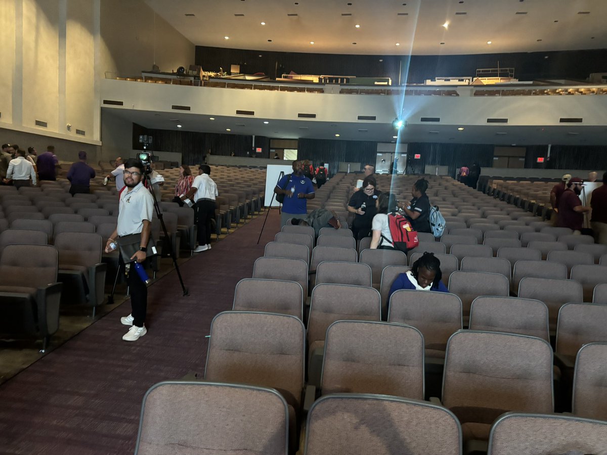 ECISDAthletics's tweet photo. We appreciate our @ECISDAthletics coaches for being intentional in growing their leadership and serving our student-athletes with excellence. They could have been anywhere, but chose to be @THSCAcoaches Leadership Tour— continuing to prepare our kids for life beyond the game. 💯 https://t.co/n64ZfFDiyD