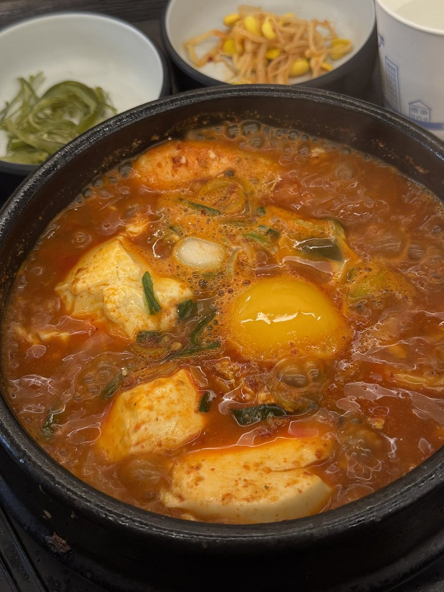 식충이 tweet media