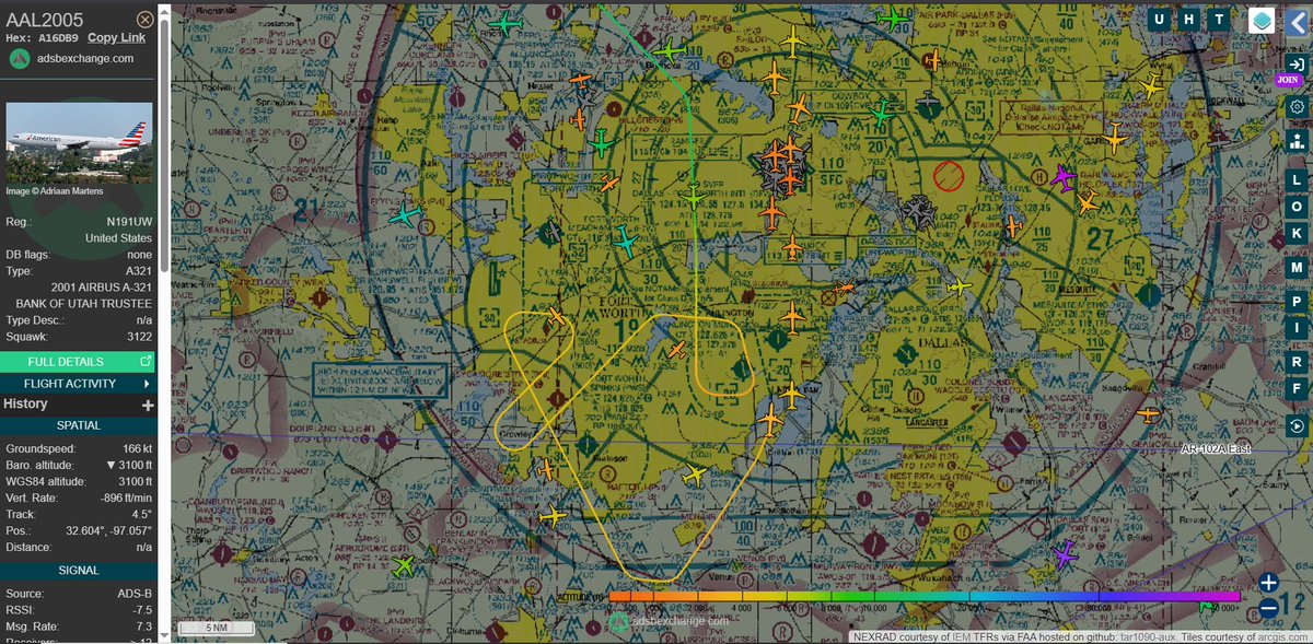 MarvinDMartian_'s tweet image. #AA2005 having a flap issue into #KDFW. Overheard pilot say flaps are locked out. Paraphrase...somewhere in-between. ~191 souls onboard...shooting the approach now #avgeek