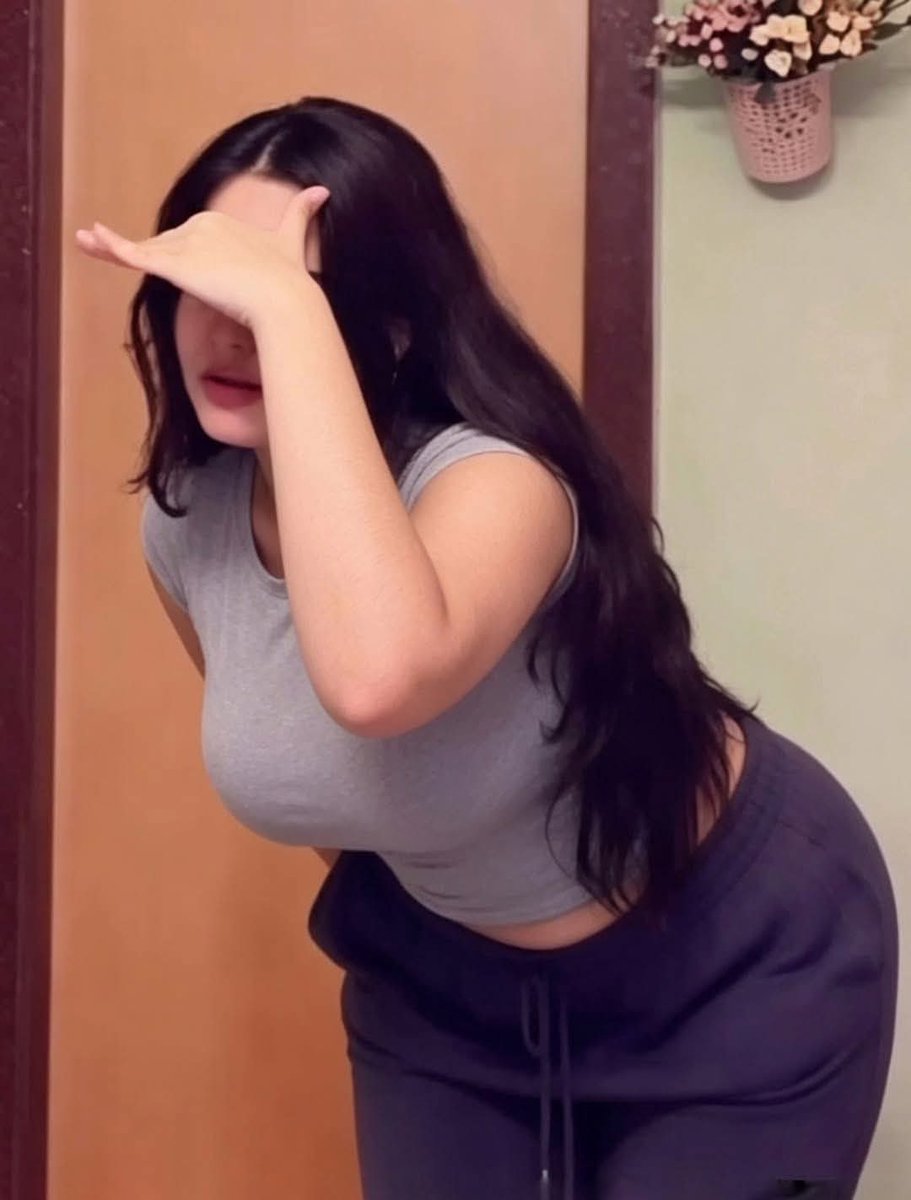 freaky_boyofl's tweet photo. Ayesha Khan had a perfect body card 🥵🔥 https://t.co/Gaxg5LWitZ