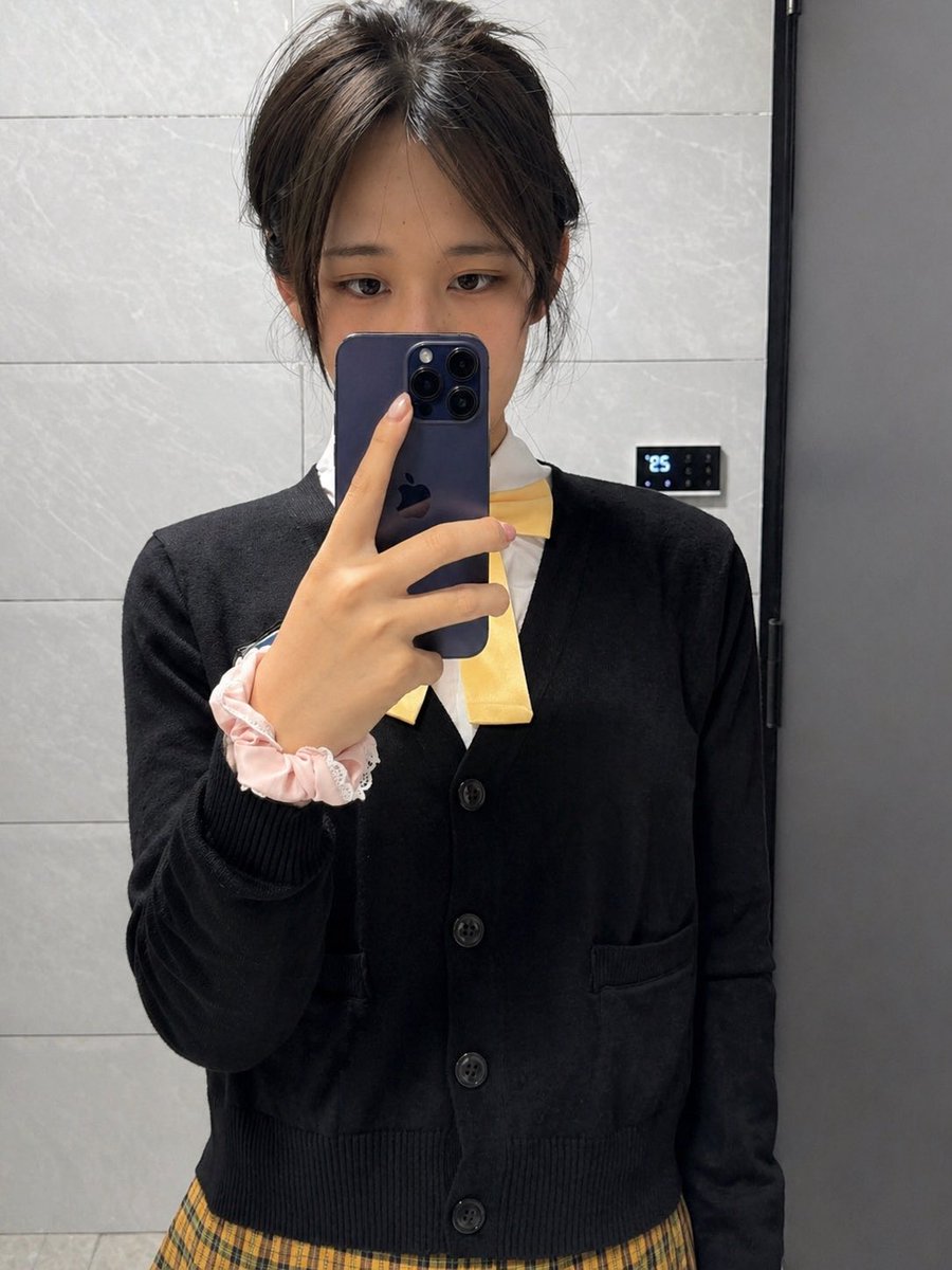 Lee tweet media