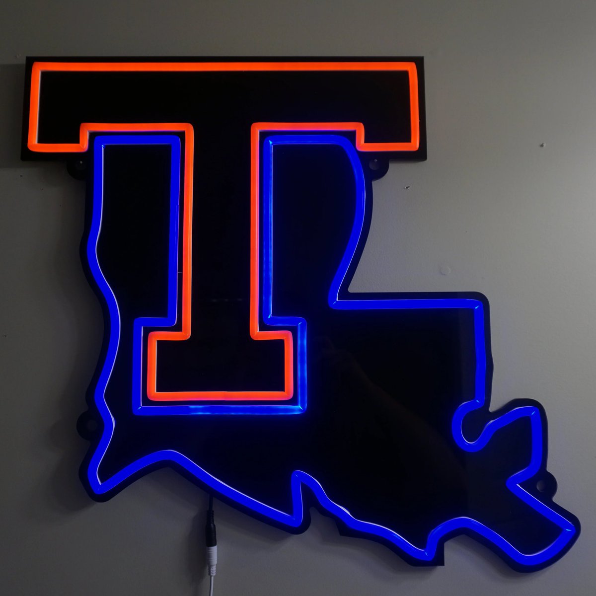 Char1esClinton_'s tweet photo. Beyond Blessed! After talking to @LoJoe12 &amp; @CoachDexG4WYW I have received an offer from Louisiana Tech University! #AG2G @GrosfeldDean @CerritosFB https://t.co/l1fgpmRfnd