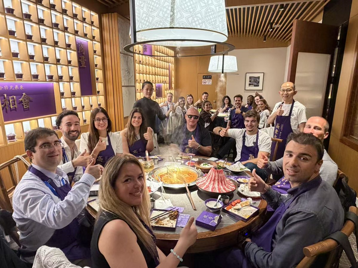 ShanghaiUni_MBA's tweet image. EMBA group from European partner school visited Shanghai for an international week. 

They visited NIO, Baidu, Alibaba and other industrial tops and immersed themselves in Shanghai culture. 

We welcome all friends to join us for an unforgettable week in Shanghai. 

#SHUMBA 
#MBA