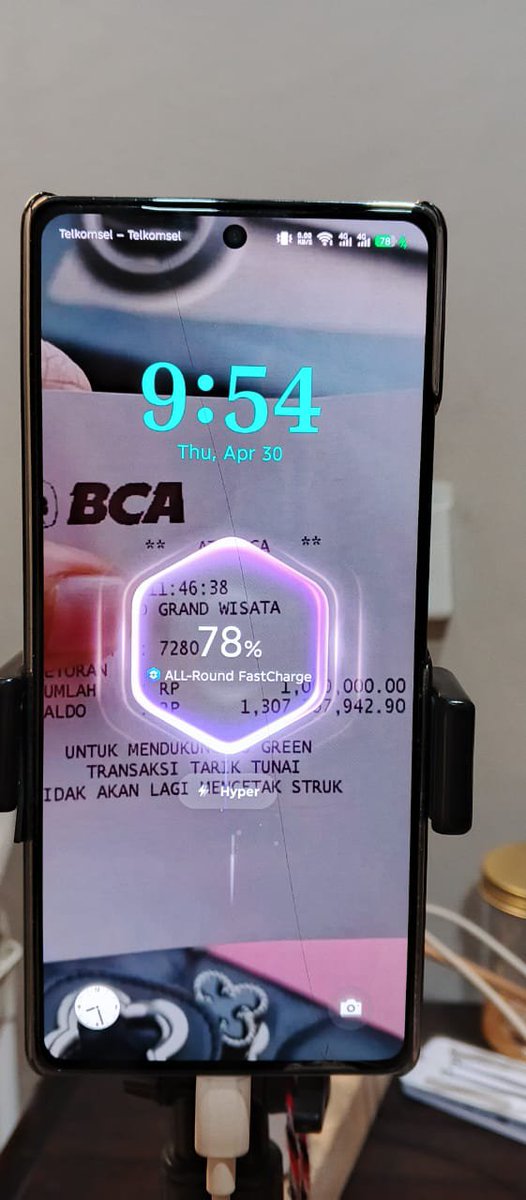 Pagiii moots,.... 

Tanggal 30 April di akhir bulan... 
24 jam lagi menuju gajian... 
Jujur cuma lihat ini yang bisa buat aku semangat lagi..
 
Jangan dibully / diketawain ya, kalau kalau kalian tahu😔