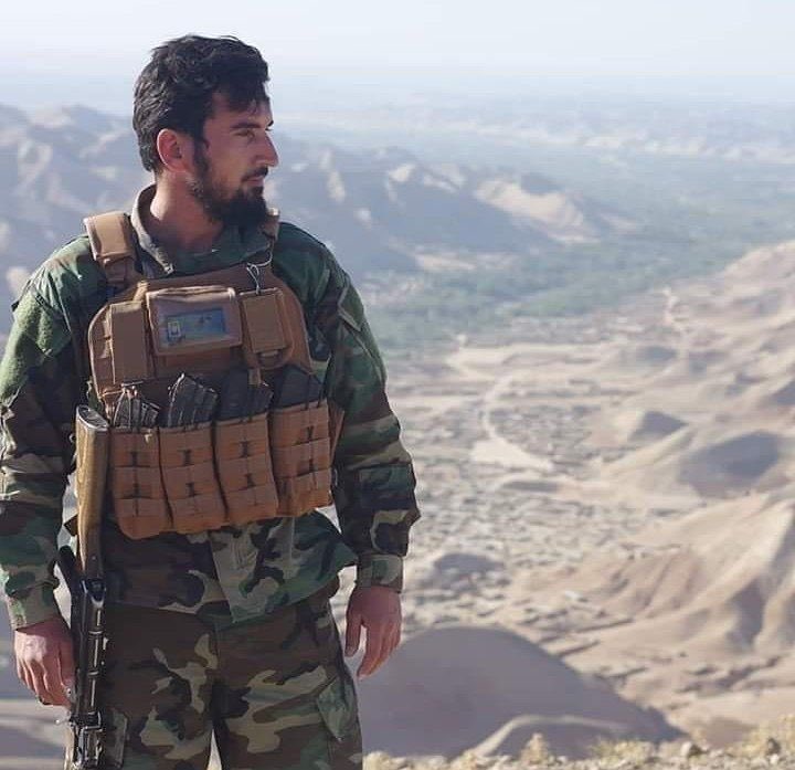 AhmadMassoud06's tweet photo. برادر گرامی حامد سیفی!
اعلام موجودیت نهضت آزادی و عدالت را به شما صمیمانه تبریک عرض می‌کنم. 
این گام مهم و مسئولانه، نشان‌دهنده تعهد، درک عمیق و احساس مسئولیت شما در قبال سرنوشت مردم و آینده افغانستان است.
تلاش‌ها و زحمات شما در شکل‌گیری این حرکت ارزشمند، قابل قدر و ستایش است.
در شرایطی که کشور با چالش‌های بزرگ و سرنوشت‌ساز روبه‌روست، ایستادگی و ابتکار شما در راستای آزادی، عدالت و کرامت انسانی، امید تازه‌ای برای نسل‌های امروز و فردا ایجاد می‌کند.
امیدوارم این نهضت بتواند در مسیر تحقق آرمان‌های والای مردم افغانستان، موفق و سربلند باشد و با تکیه بر اراده مردم، نقش مؤثری در ایجاد آینده‌ای روشن، عادلانه و آزاد ایفا نماید.
با آرزوی موفقیت‌های روزافزون برای شما و تمامی همراهان‌تان.

احمد ثـانے
Ahmad Sani