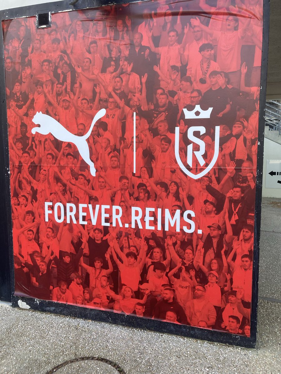 mtvdlinde's tweet photo. Een club uit andere tijden @StadeDeReims #fontaine #kopa https://t.co/IiVJFrCBu8
