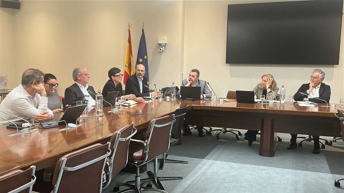 cea_ps's tweet photo. La Junta Directiva de #CEAPs se ha reunido para analizar la situación del sector y avanzar en propuestas que mejoren el sistema de cuidados, el empleo y la atención a las personas.

Seguimos trabajando en soluciones reales para un reto que ya es presente.

#Dependencia #Cuidados https://t.co/2eduVYM2vu