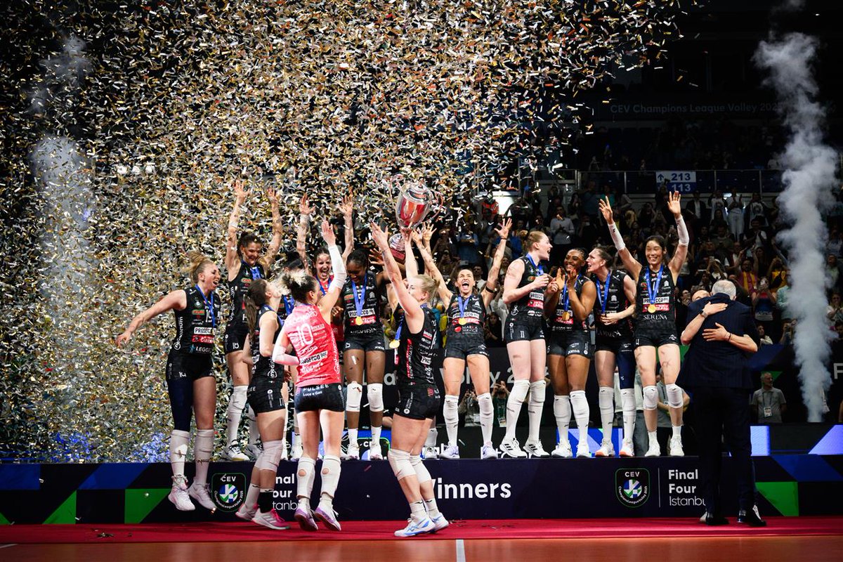CEVolleyballITA's tweet image. 2025 CEV Champions League Champions ✨

@ImocoVolley 

#CEV #Imoco #Conegliano #volley #CLW